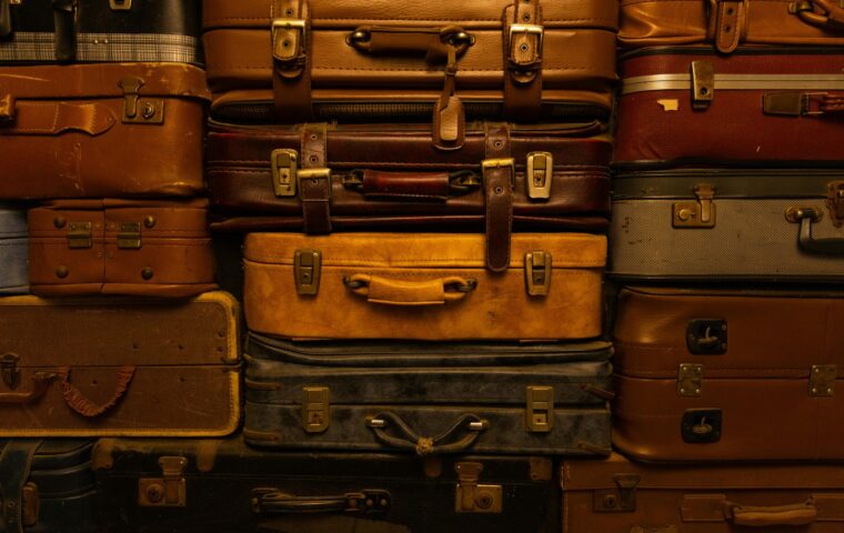 Hard Shell or Soft Bag: Choosing Luggage That Won’t Cost You